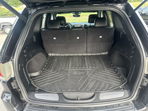 Used 2017 Jeep Grand Cherokee Limited AWD/4WD image 18