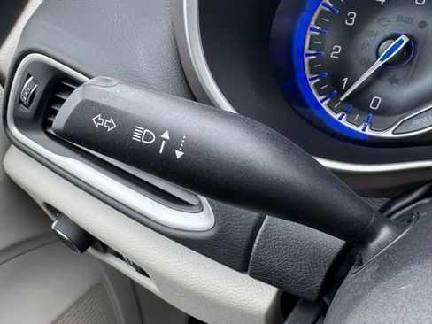 Used 2023 Chrysler Voyager LX image 25