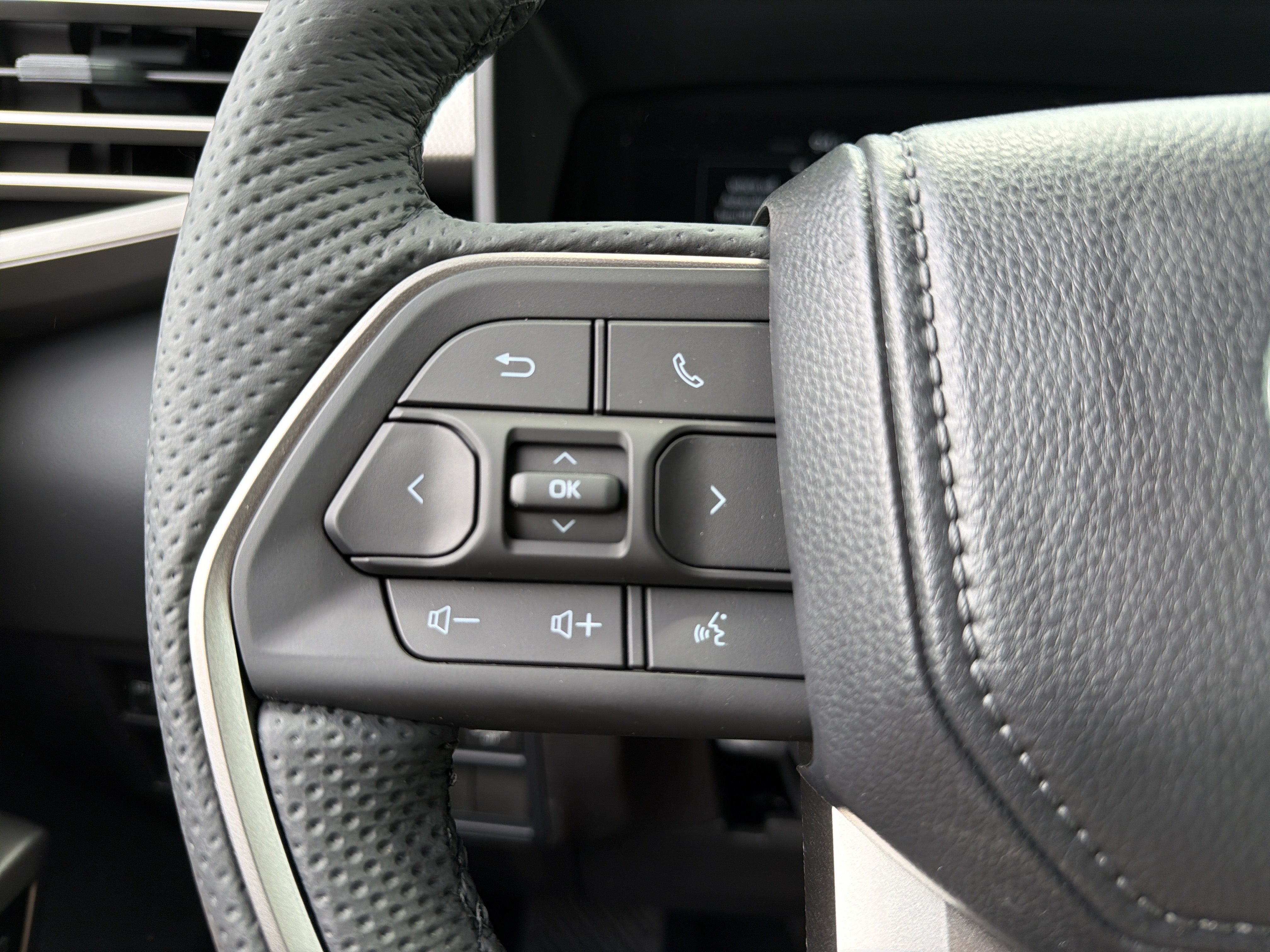 New 2026 Toyota Tundra Limited AWD/4WD image 18