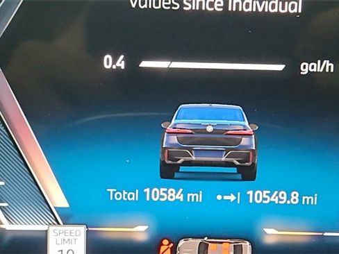 Used 2024 BMW 740i w/ Premium Package image 42