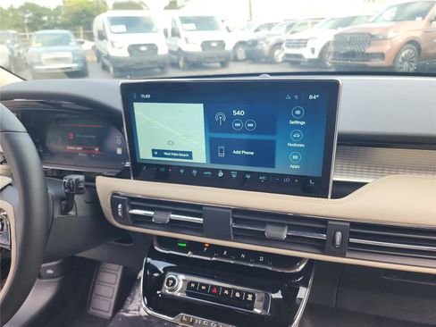 New 2026 Lincoln Corsair Premiere image 25