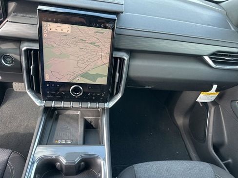 New 2025 GMC Acadia Elevation image 37