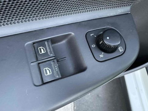 Used 2009 Volkswagen GTI 2-Door image 26