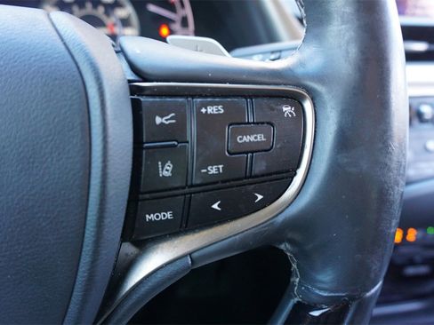 Used 2019 Lexus ES 350 Ultra Luxury image 8