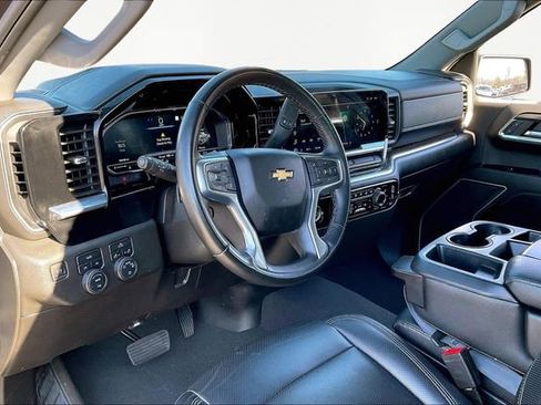 Used 2023 Chevrolet Silverado 1500 LT image 12