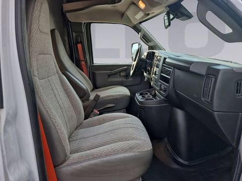 Used 2022 Chevrolet Express 3500 w/ Power Convenience Package image 17