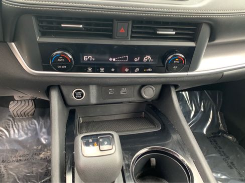 Used 2023 Nissan Rogue SV AWD/4WD image 19