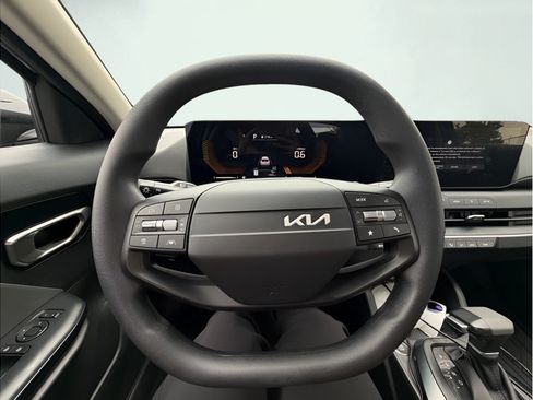 Used 2025 Kia K4 FWD image 12
