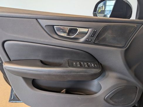 Used 2022 Volvo S60 B5 Inscription image 11