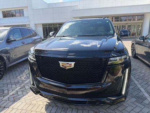 Used 2021 Cadillac Escalade ESV Sport w/ Driver Assist Tech Package image 15