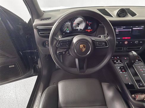 Certified 2023 Porsche Macan S AWD/4WD image 18