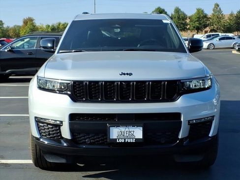 New 2025 Jeep Grand Cherokee L Limited w/ Luxury Tech Group II image 24