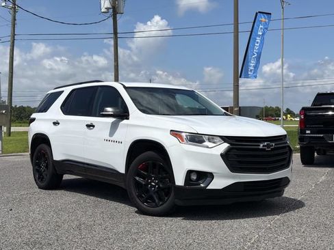 Used 2018 Chevrolet Traverse Premier w/ Redline Edition FWD image 3