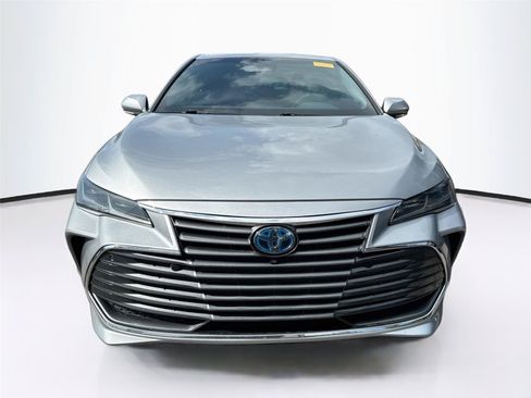 Used 2019 Toyota Avalon Limited w/ Advanced Safety Package FWD image 7