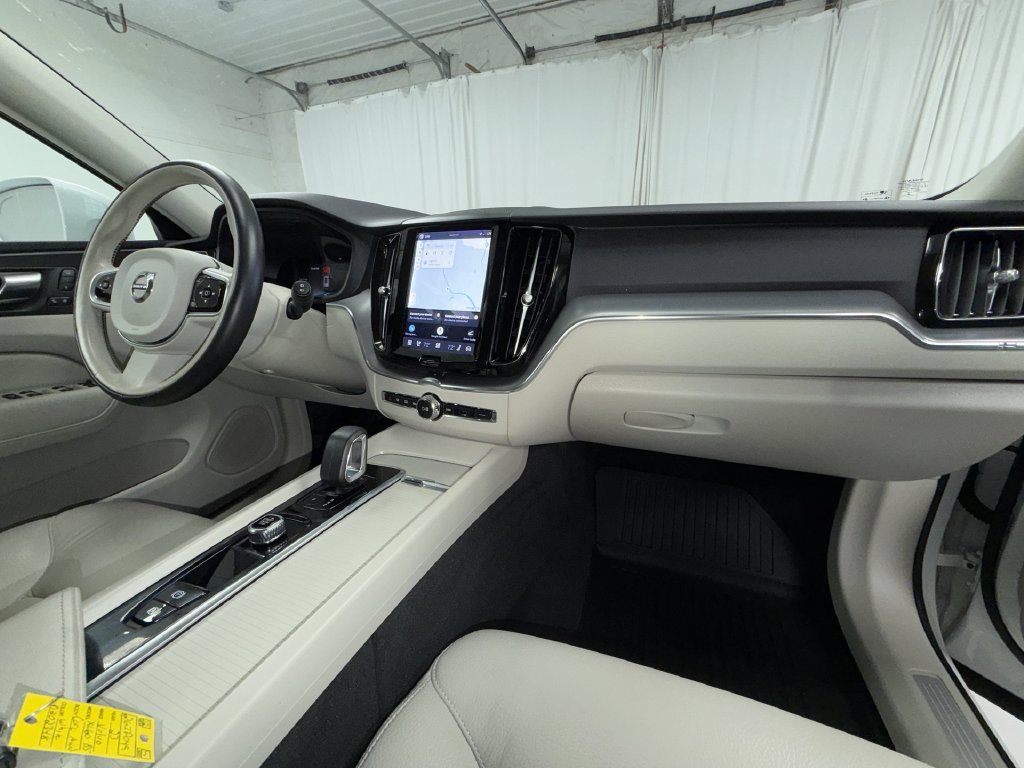 Used 2023 Volvo XC60 B5 Core w/ Climate Package AWD/4WD image 19