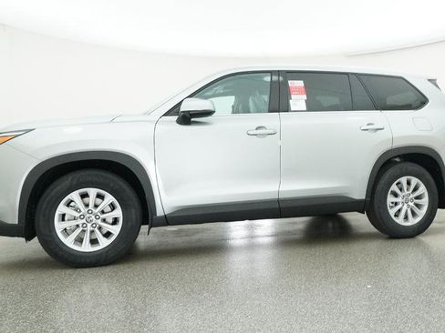 New 2026 Toyota Grand Highlander XLE image 7