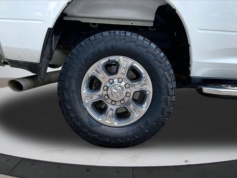 Used 2025 RAM 2500 Big Horn AWD/4WD image 36