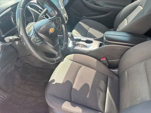 Used 2018 Chevrolet Malibu LT w/ Sport Package FWD image 11