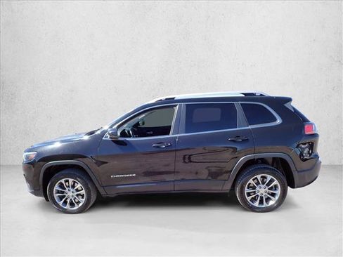 Used 2019 Jeep Cherokee Latitude Plus w/ Cold Weather Group AWD/4WD image 2