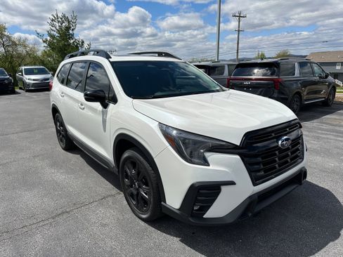 Used 2023 Subaru Ascent Onyx Edition AWD/4WD image 3