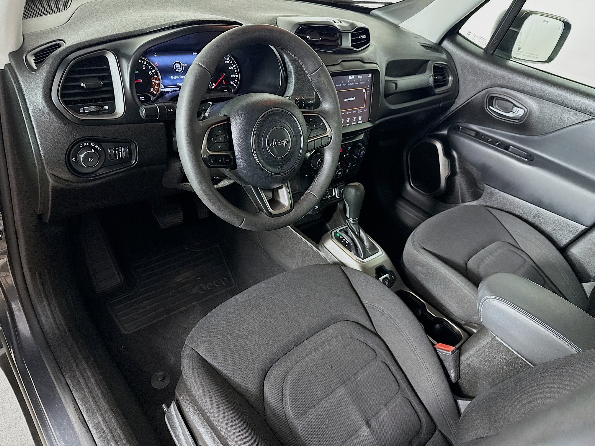 Used 2022 Jeep Renegade Latitude AWD/4WD image 8