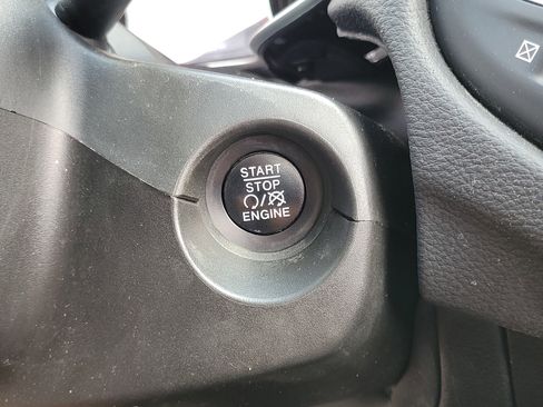 Used 2019 Jeep Compass Sport image 28