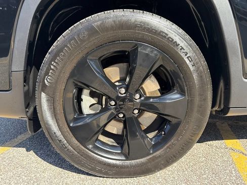 Used 2023 Jeep Cherokee Altitude Lux w/ Lux Elite Package AWD/4WD image 54