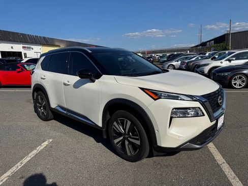 Used 2023 Nissan Rogue SL w/ SL Premium Package AWD/4WD image 8