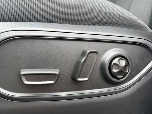 New 2025 Jeep Grand Cherokee Laredo X w/ Luxury Tech Group I image 18