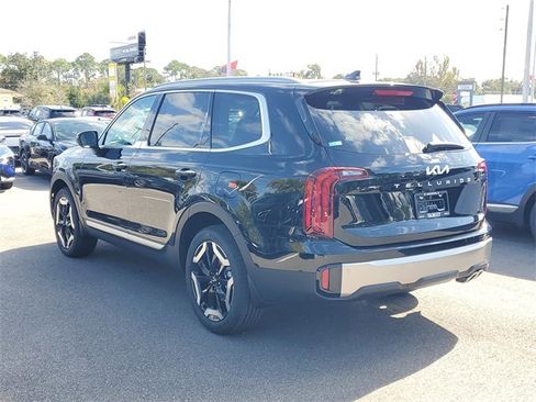 New 2025 Kia Telluride S image 4