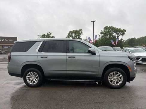 Used 2025 Chevrolet Tahoe LT RWD image 3