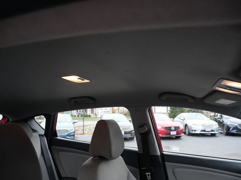 Used 2014 Hyundai Accent GS image 20