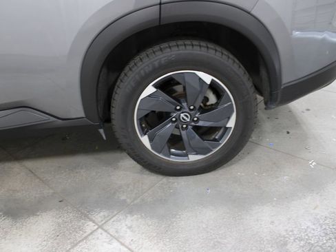 Used 2024 Nissan Rogue SV AWD/4WD image 35