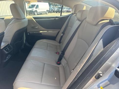 Used 2019 Lexus ES 300h w/ Accessory Package 2 FWD image 43