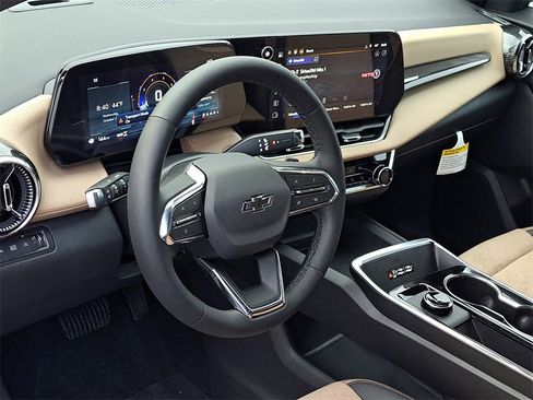 New 2026 Chevrolet Equinox ACTIV w/ Convenience Package III image 7