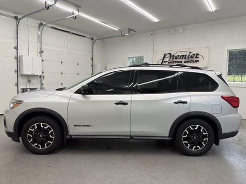 Used 2020 Nissan Pathfinder SL AWD/4WD image 8