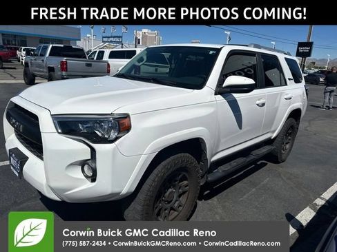 Used 2017 Toyota 4Runner SR5 AWD/4WD image 4