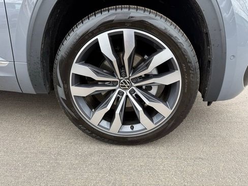 Used 2023 Volkswagen Atlas Cross Sport SEL Premium R-Line image 29