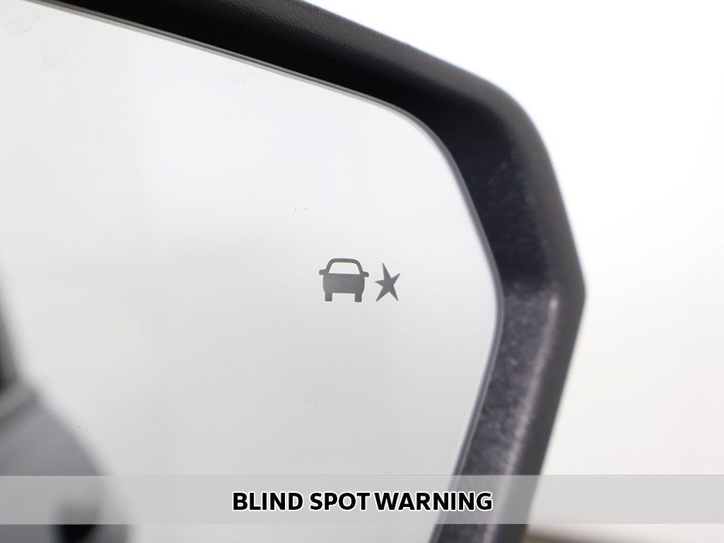 Used 2022 Chevrolet Equinox RS FWD image 4