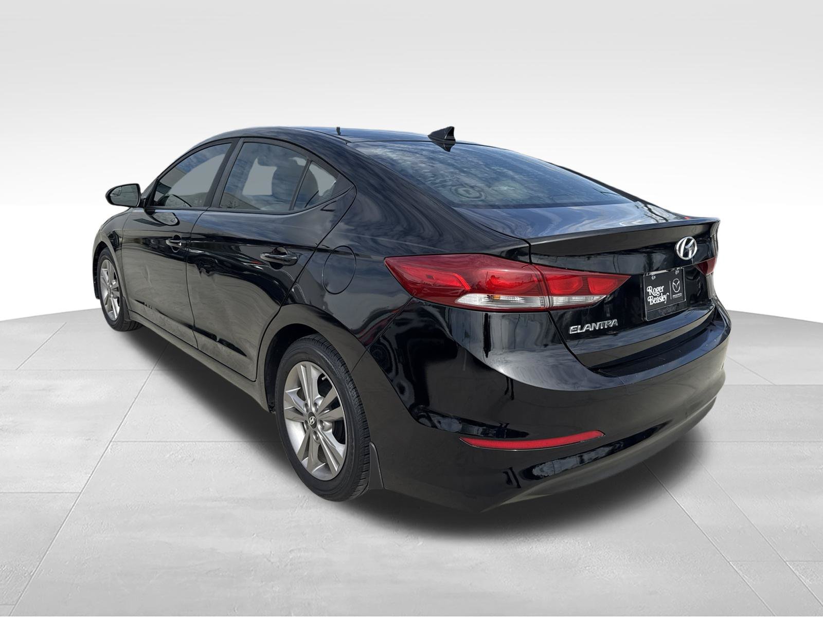 Used 2017 Hyundai Elantra SE FWD image 7