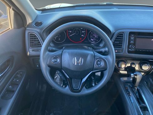 Used 2020 Honda HR-V LX image 12