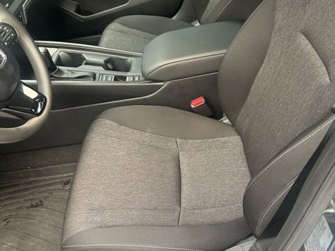 Used 2025 Honda Accord SE image 4