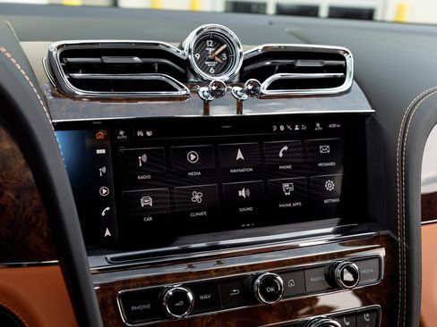 Certified 2023 Bentley Bentayga Extended Wheelbase AWD/4WD image 42
