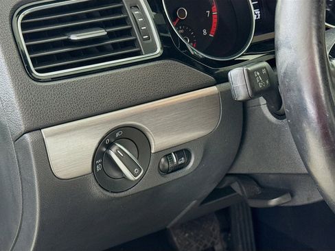 Used 2016 Volkswagen Jetta Sport w/ Lighting Package image 13