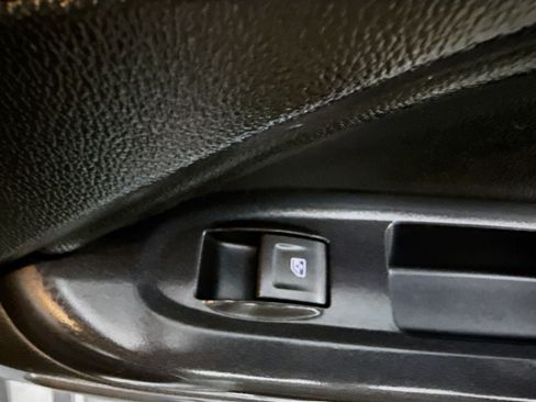 Used 2017 GMC Canyon SLE image 30