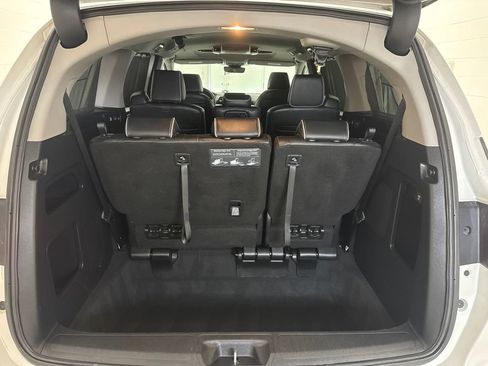 Used 2023 Honda Odyssey Elite image 6