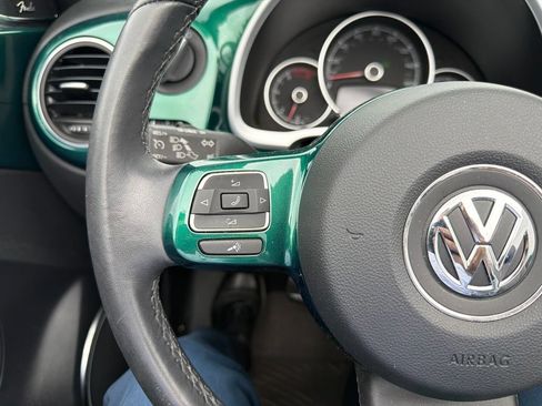 Used 2018 Volkswagen Beetle 2.0T SE FWD image 14