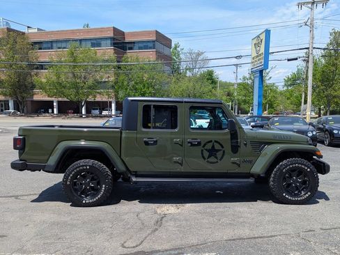 Used 2022 Jeep Gladiator Sport AWD/4WD image 6