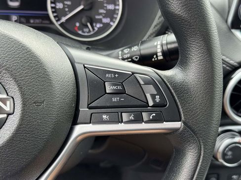 Used 2025 Nissan Sentra SV FWD image 12