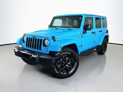 Used 2018 Jeep Wrangler Unlimited Sahara AWD/4WD image 3